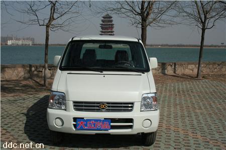  新能源动力强劲电动汽车